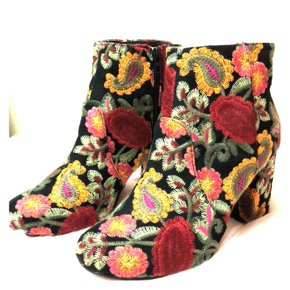 NWT Mia Floral embroidered boot black various size - Picture 3 of 7